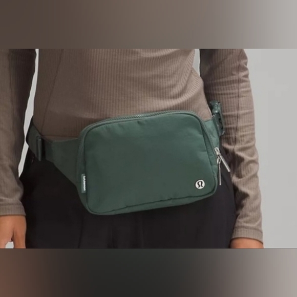 Lululemon Everywhere Belt Bag - Picture 3 of 3